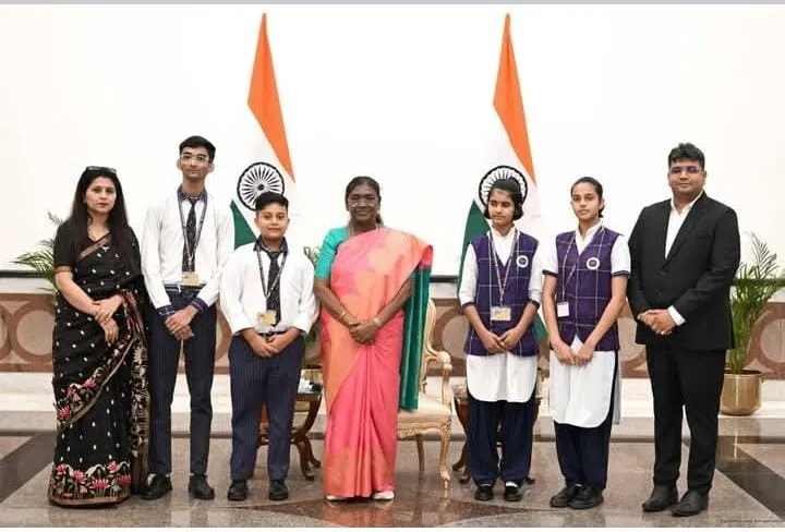 Raksha Bandhan festival with Mahamahim Rashtrapati Mahodaya